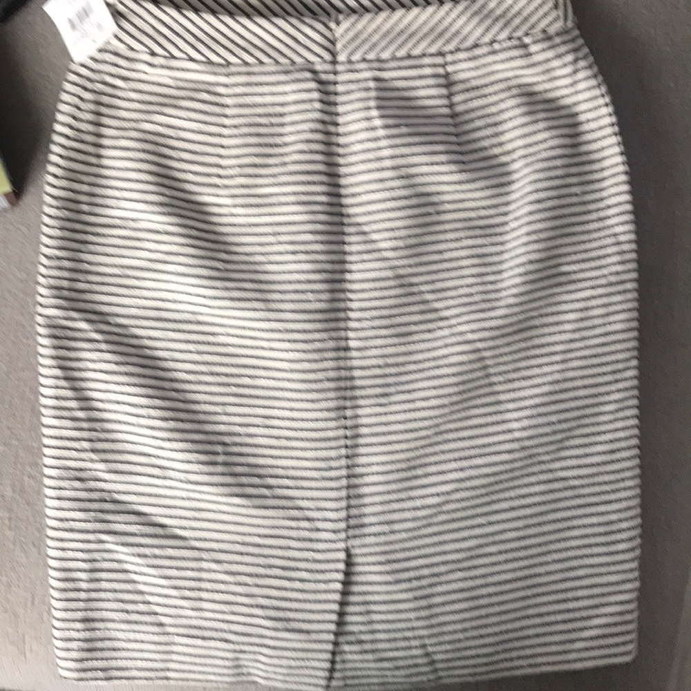 Midi skirt black with beige and a little silver. - Picture 2 of 5
